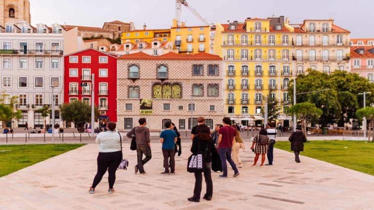 tourists-portugal