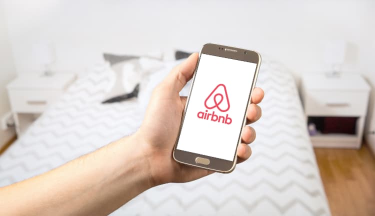 Airbnb on the PhAirbnb phone