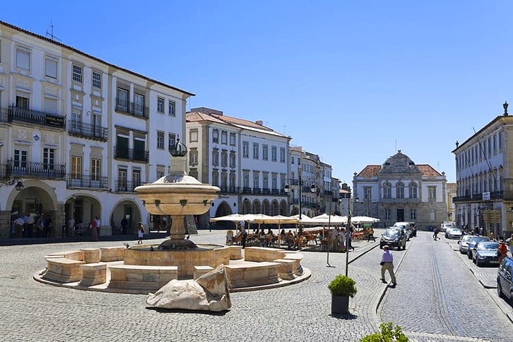 Praca do Giraldo Evora Portugal