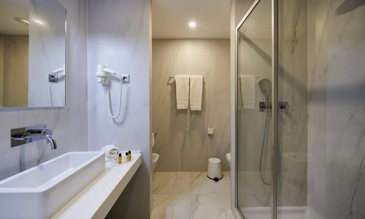 Hotel Alcazar Monte Gordo Bathroom