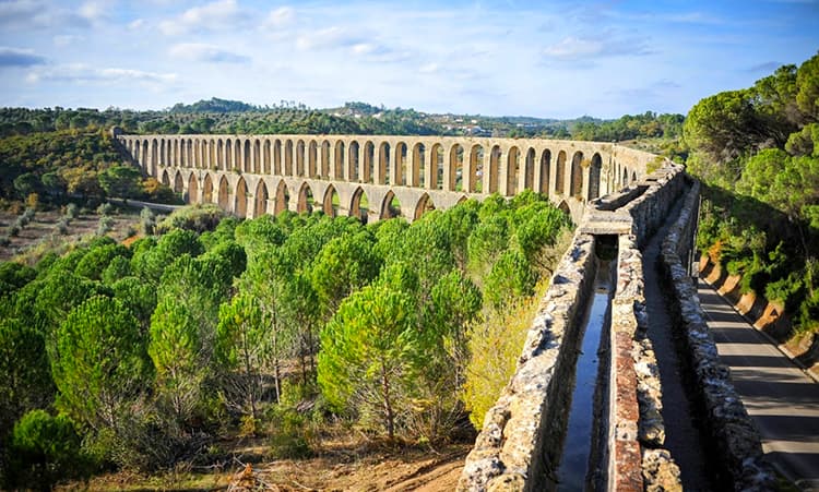 Pegoes aquaduct Tomar Portugal