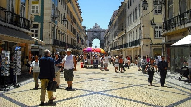 Top 10 Tourist Traps in Portugal and How You Can Avoid Them