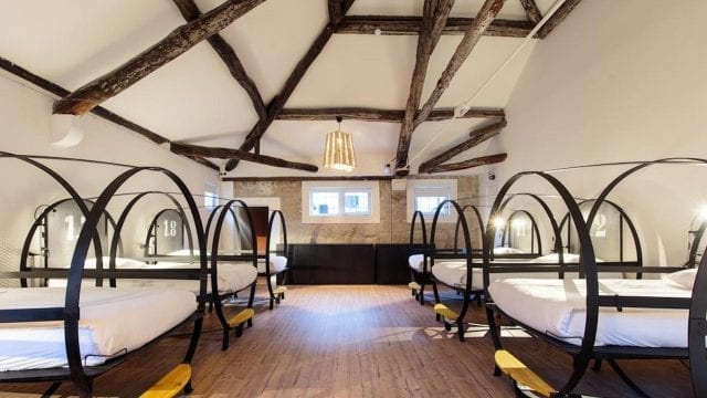 https://www.beportugal.com/wp-content/uploads/2019/05/hostels_in_portugal-640x360.jpg