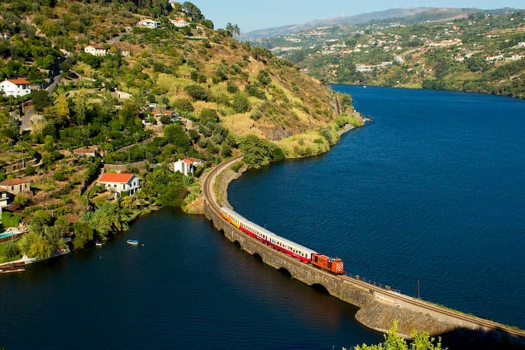 Douro line train