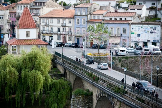 Barcelos bridge