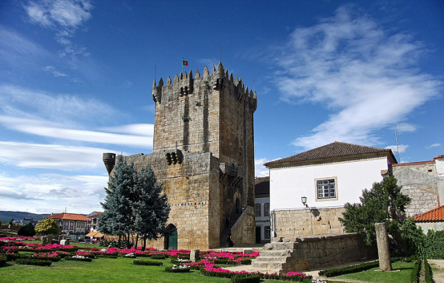 Castelo-de-Chaves-Portugal